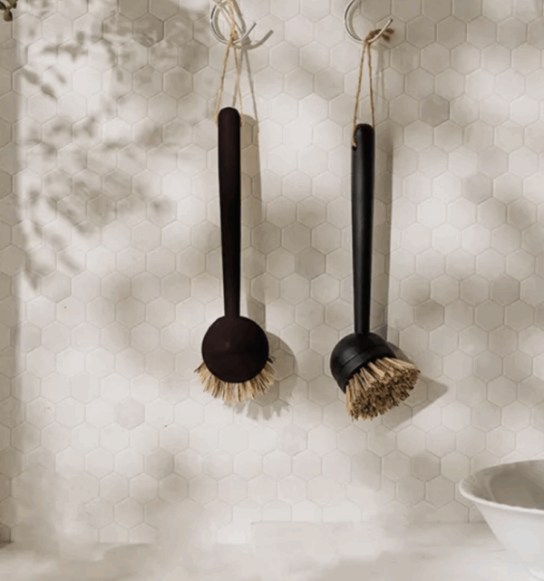 SIMPLE THINGS DISH BRUSH (SCREW) -BLACK