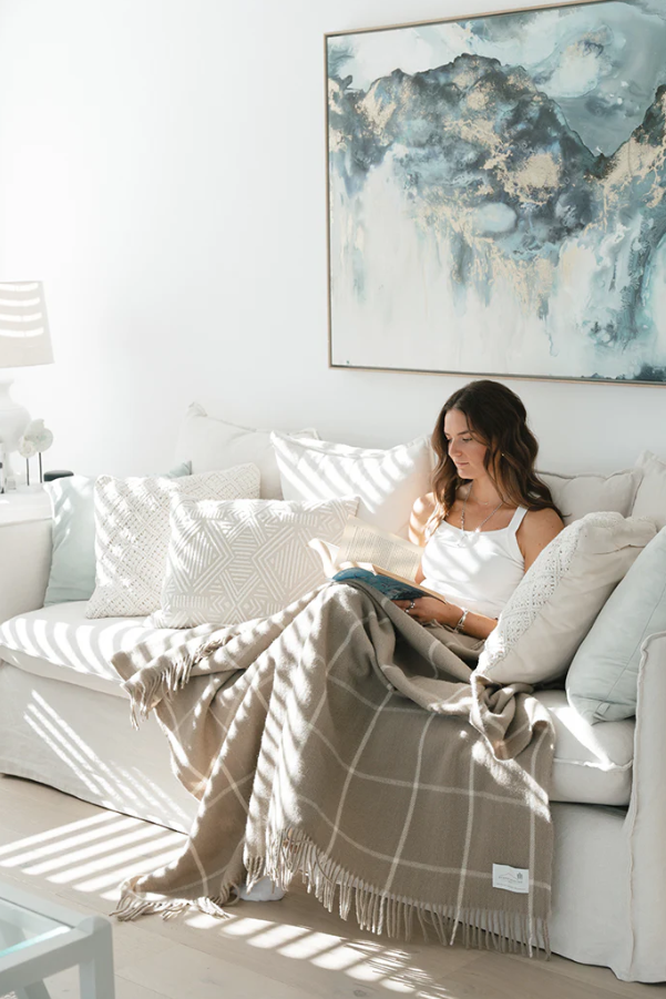 Ruanui Station Totaras Tussock Throw - Image 4