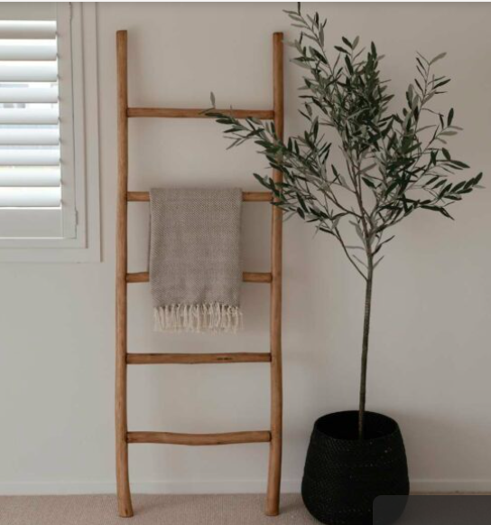 Large Rustic Ladder – Natural - Image 3